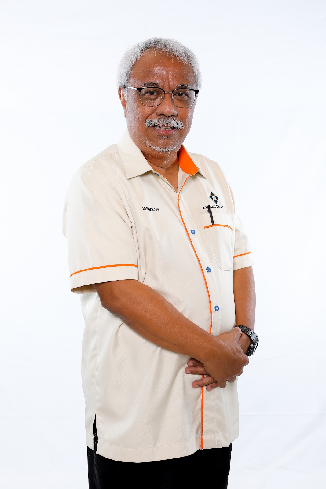 DR. NUNGSARI BIN AHMAD RADHI